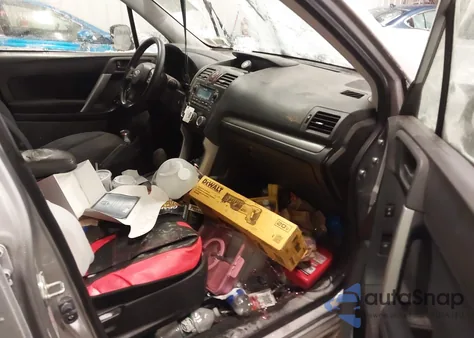 2014 Subaru Forester 2.5I Premium z USA, uszkodzony, nr VIN JF2SJAEC9EH502983